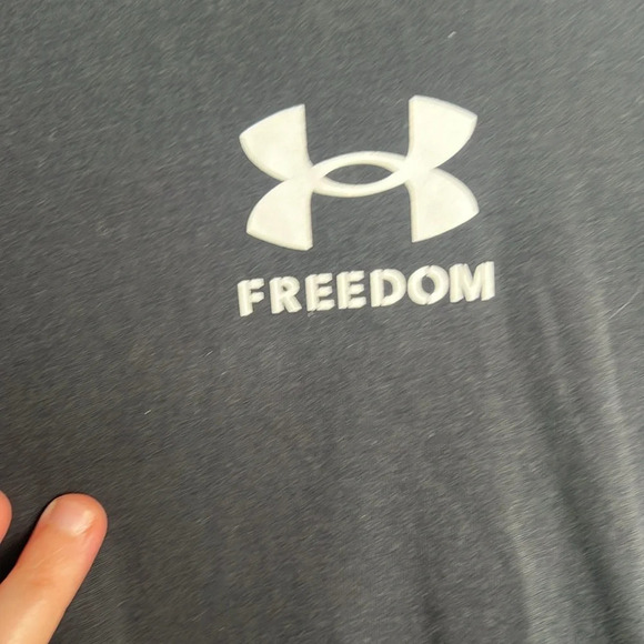 Men’s Under Armor long sleeve shirt size Medium - Picture 3 of 4